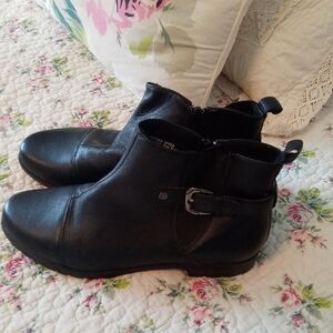 Earth Origins Black Leather Booties, Size 10
